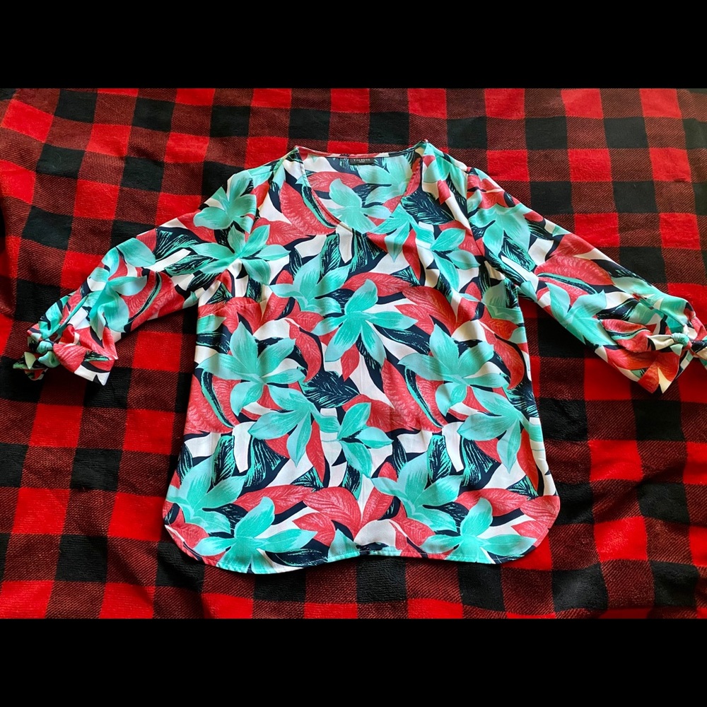 🍍Talbots tropical print blouse 3/4 tie sleeve